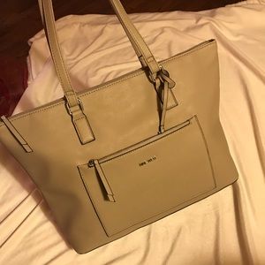 NWT Brand new Nine West Tote bag🌸
